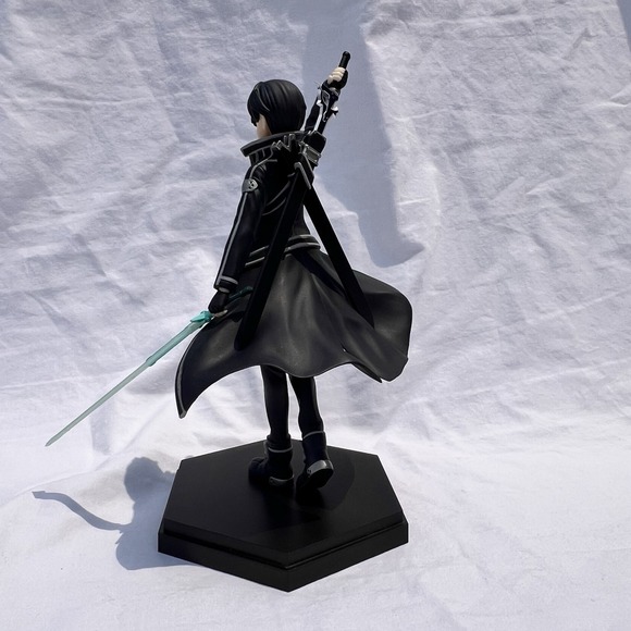 Sword Art Online Kirito Pop Up Parade Figure Anime Collectable Green Crunchyroll - Picture 5 of 16
